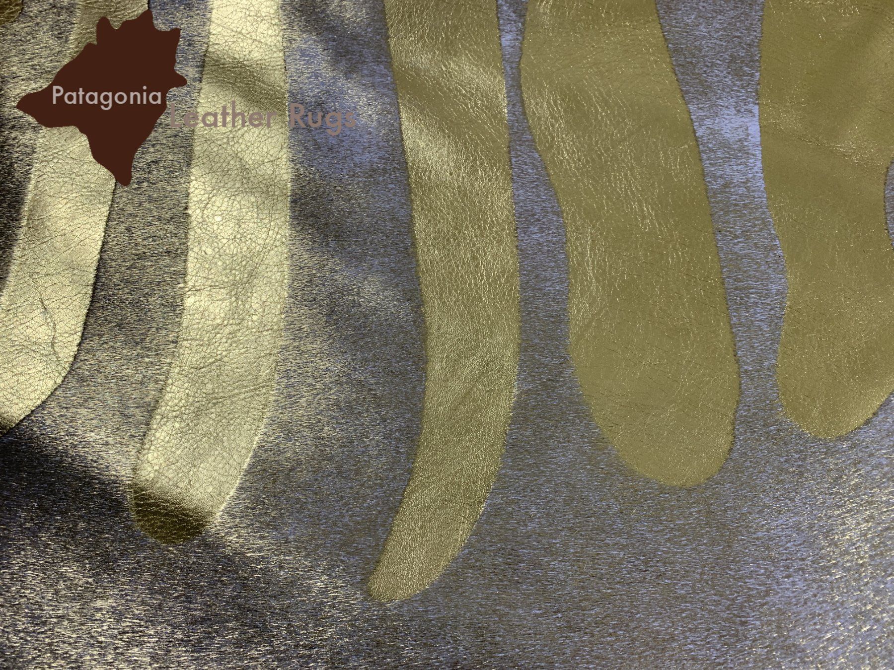 Tappeti: Kuhfell Teppich Zebra Gold Metal – Nuovo e nell'imballaggio originale da Arbedo venduto da patagonialeatherrugs 3
