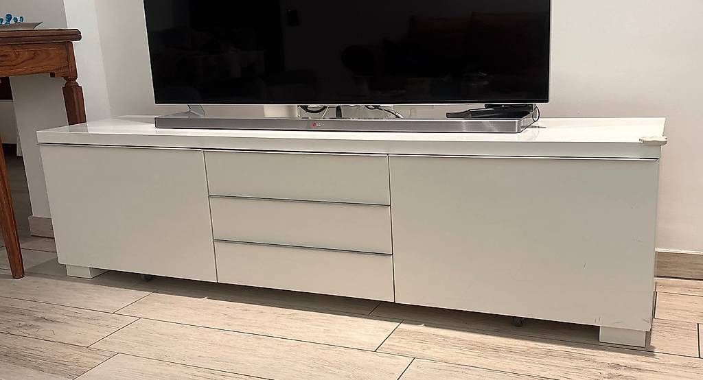 Mobili TV: Mobile TV Ikea Besta  – Usato da Viganello venduto da fde_7dbj