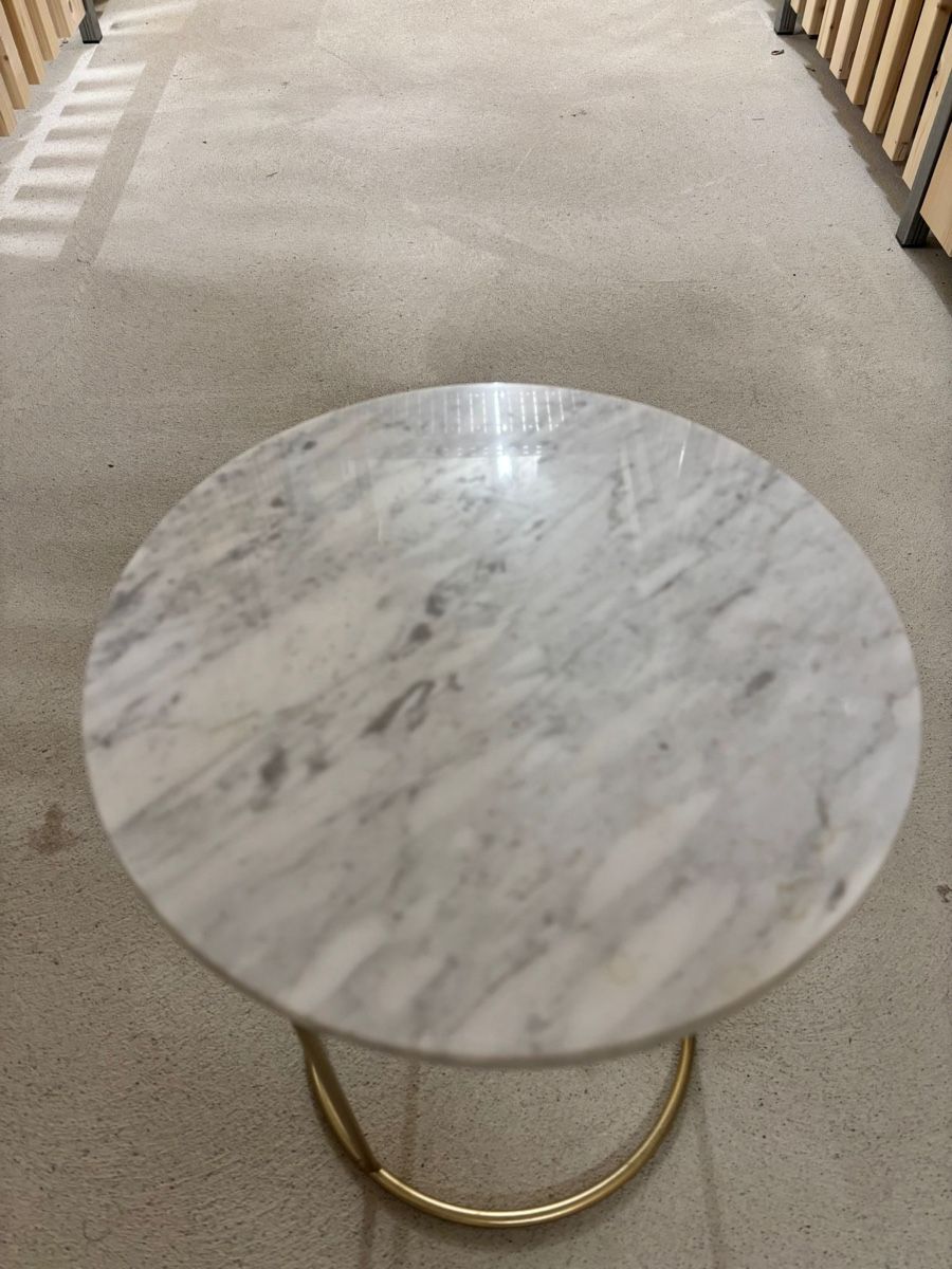 Tische: 2 Marble and gold metal side tables – Gebraucht aus Dübendorf von cpichon 1