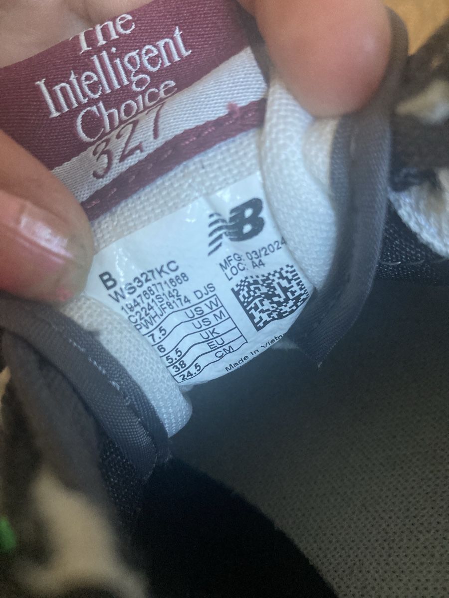 Scarpe da donna: New Balance Sneakers 327 – Usato da Rikon im Tösstal venduto da Petra029 2