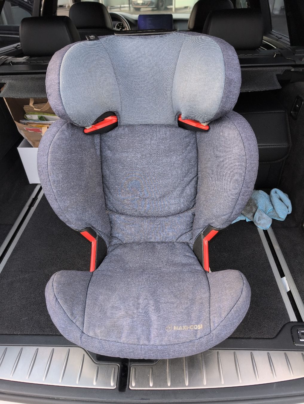 Maxi-Cosi Seggiolini per auto: Kindersitz – Usato da Hochdorf venduto da Ultrasonography
