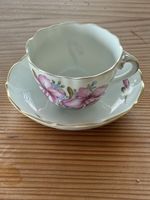 Porzellan Teetasse mit Untertasse, Blumenmuster, Goldrand