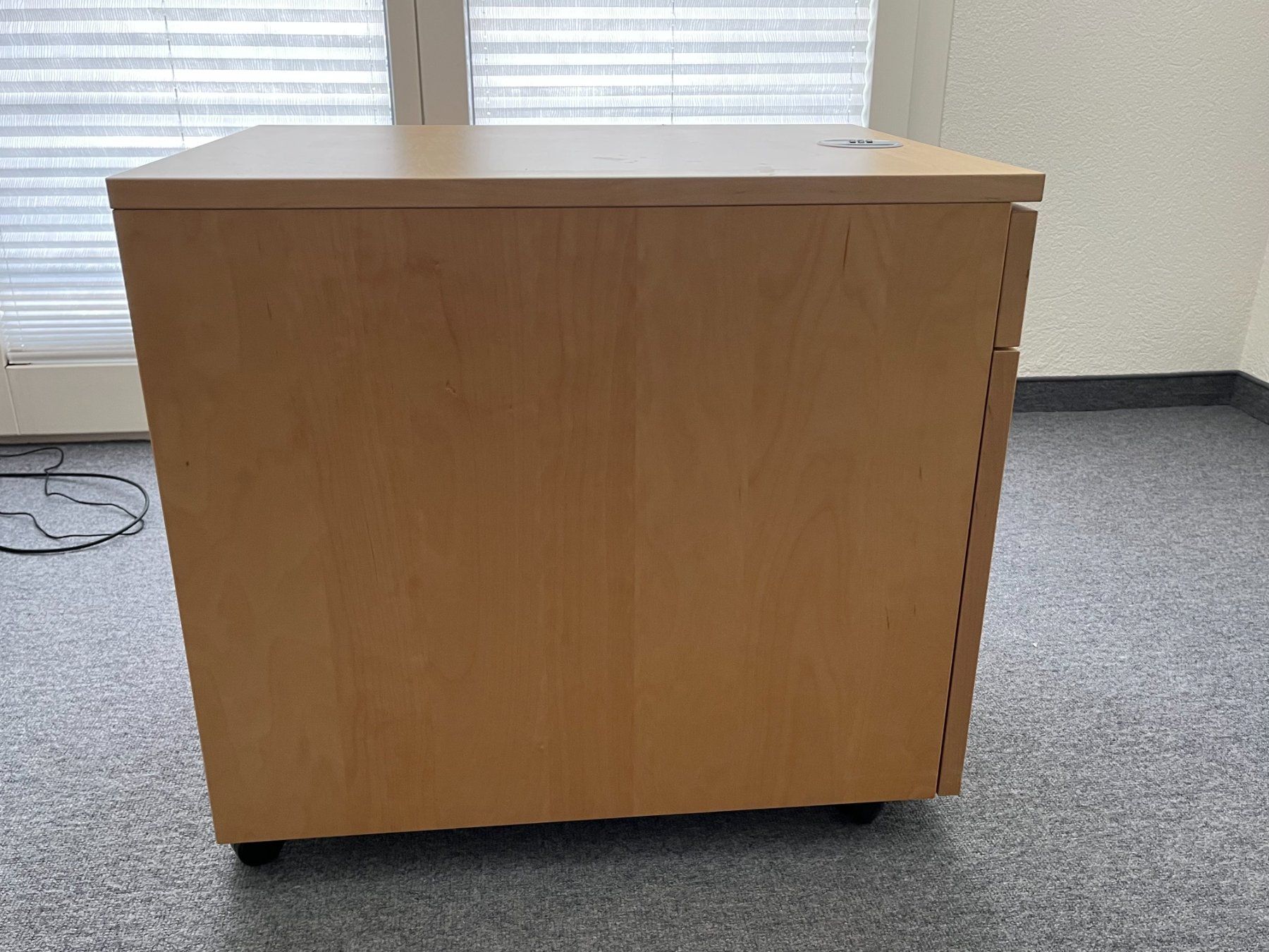 Ikea Bureaux: Schreibtisch mit Rollcontainer Buche Metallgestell von IKEA – D'occasion à Kriens par ch__z8rx 4