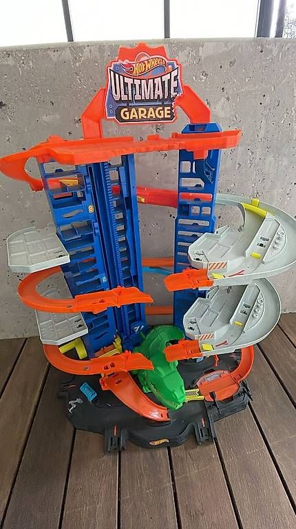 Spielzeuge: Hotwheels Ultimate Garage  – Gebraucht aus Heitenried von yan_w77q