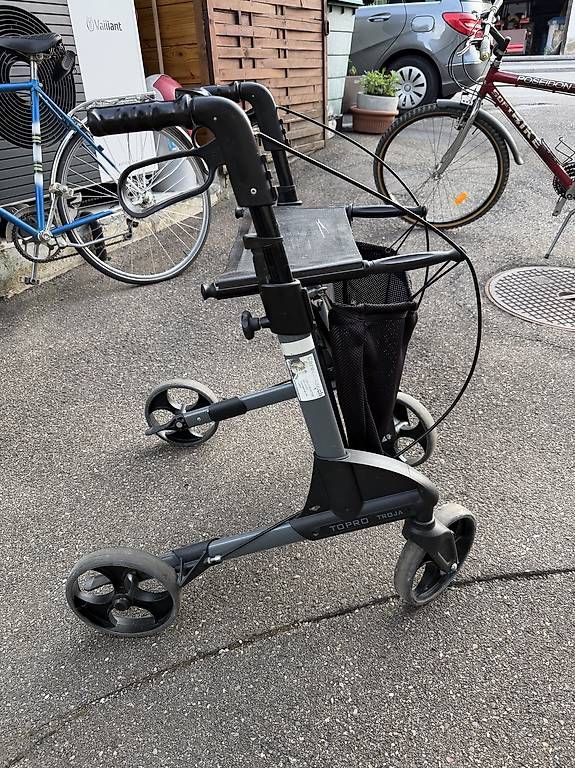 Ausili per la deambulazione: Rollator Topro Troja  leicht & klappbar – Usato da Oberdorf BL venduto da Bertankul 3