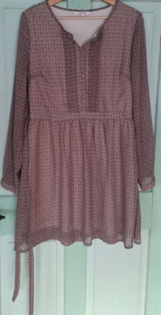 Elegantes Chiffon Kleid mit Muster, Grösse 40, Herbstlich