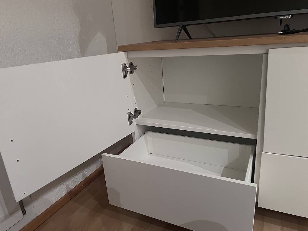 Mobili TV: Besta Ikea TV Möbel  – Usato da Schenkon venduto da _vanessa_08 1