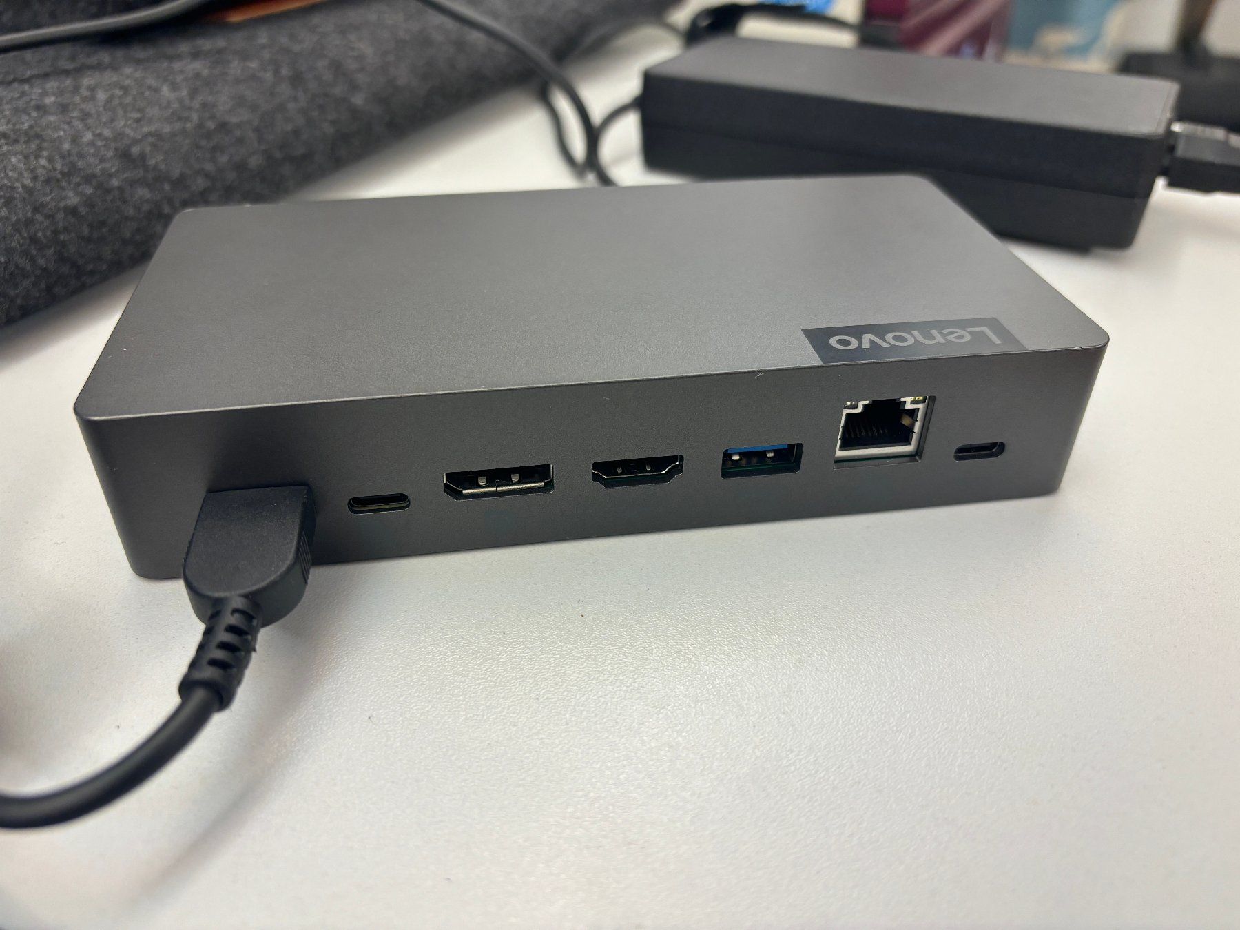 Lenovo Docking station: Lenovo Thunderbolt 3 Essential 135W – Usato da Erlenbach ZH venduto da ultraSale 1