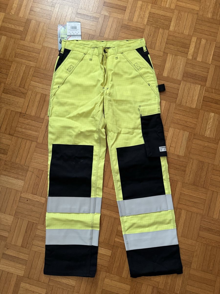 Hosen: Multinorm-Arbeitshose der Marke ENGEL Safety+ helm – Neu und originalverpackt aus Wallisellen von Buy.me.one.more.time 1