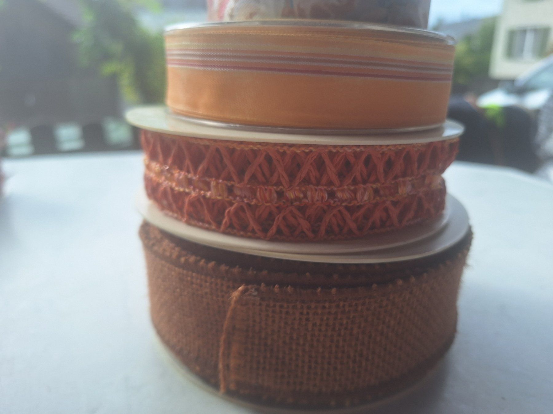 Nastri decorativi: 6 ROLLEN RUSTIKALES GESCHENKBAND - – Usato da Huttwil venduto da Kunterbuntli 1