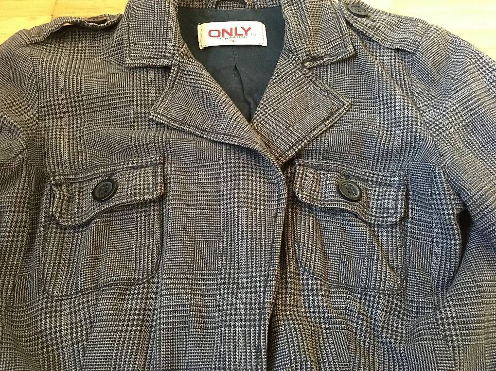 Giacche: Blazer-Jacke Grau von Only, Grösse 36 – Usato da Zürich venduto da BuenosAires03 1