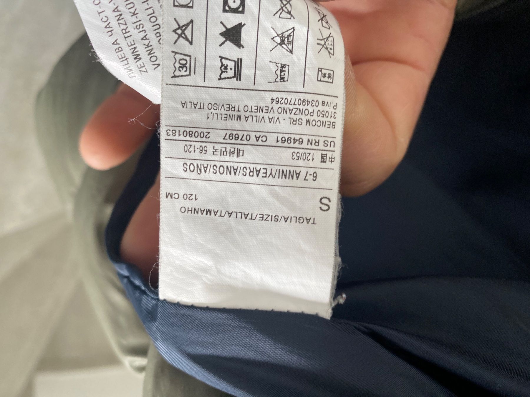 Benetton Giacche & Cappotti: Benetton Kinder Winterjacke Gr 120 – Usato da Birrwil venduto da Bendegriz 2