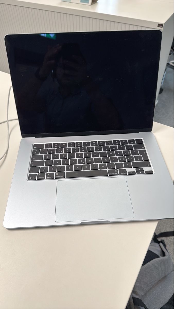 Apple Notebook: Apple Macbook Air M4 – Nuovo (secondo la descrizione) da Niederuzwil venduto da bar_s25v