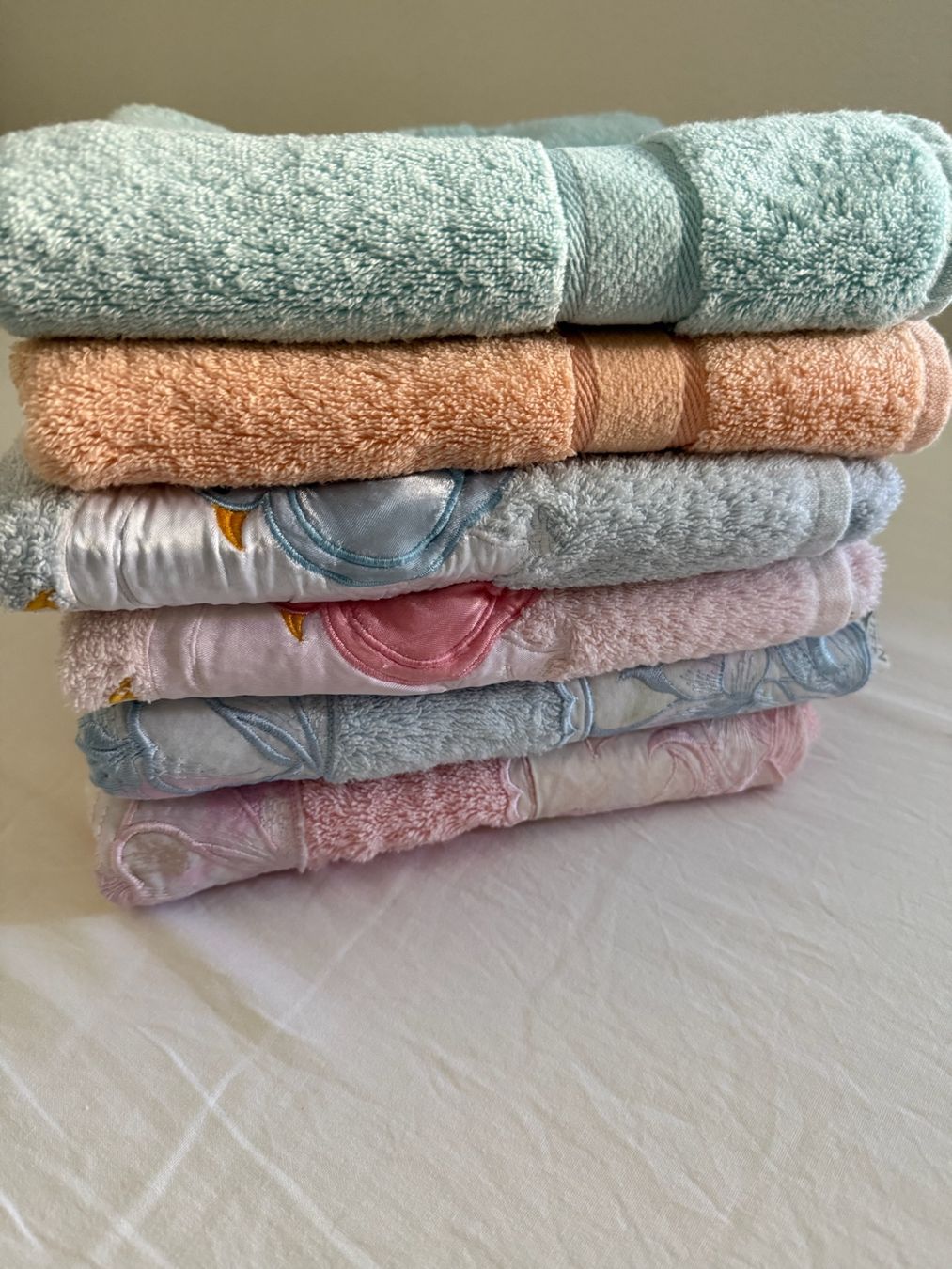 Teli da bagno: Serviettes - Linges de bain 94 x 47 – Nuovo (secondo la descrizione) da Sion venduto da accroshoes