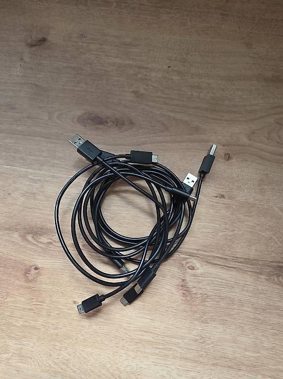 Unità & Adattatore: 4x USB auf USB C – Usato da Urtenen-Schönbühl venduto da waNoN