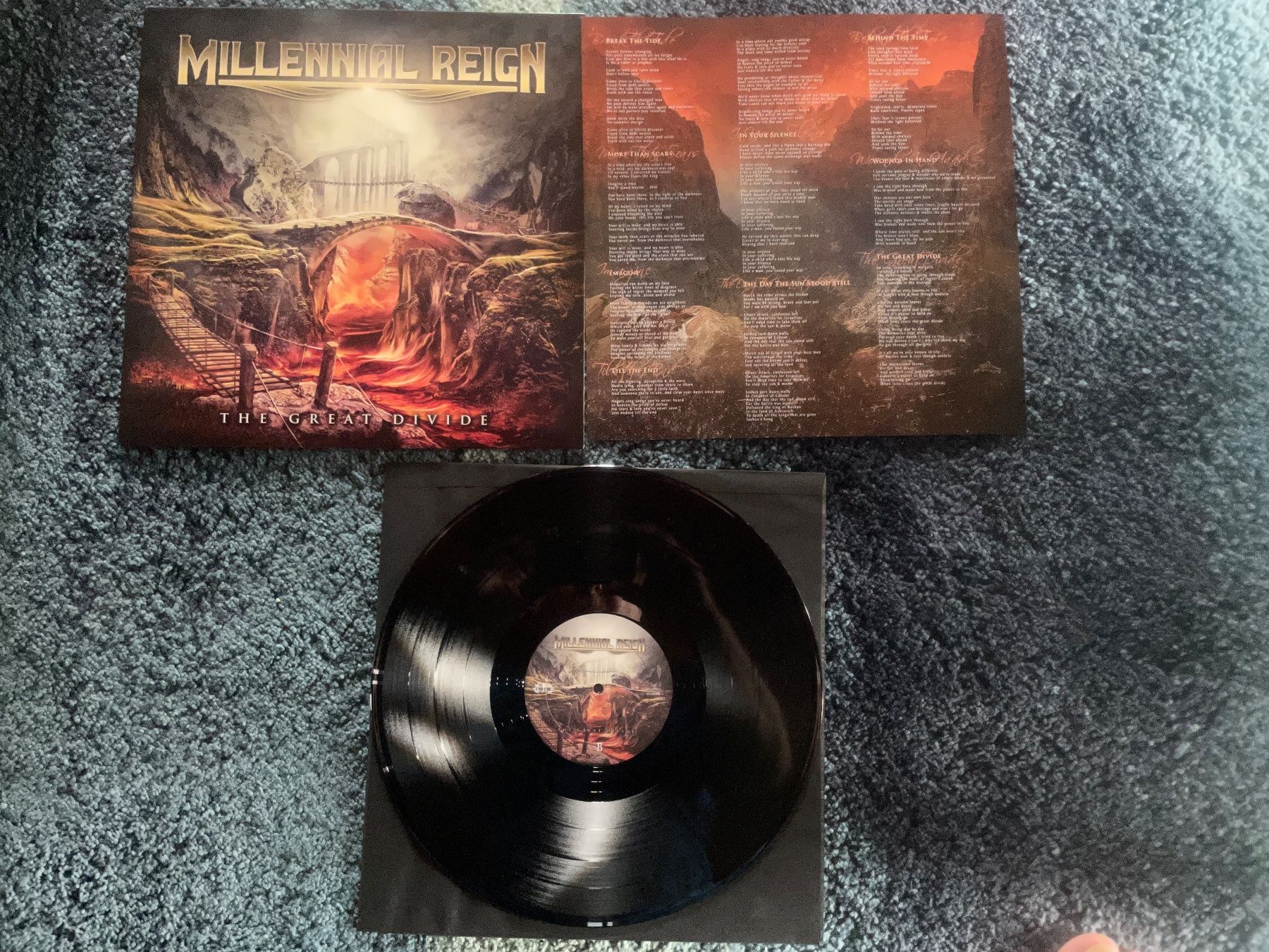 Dischi in vinile: Millennial Reign – The Great Divide   LP 2018 – Usato da Neuenhof venduto da django3001