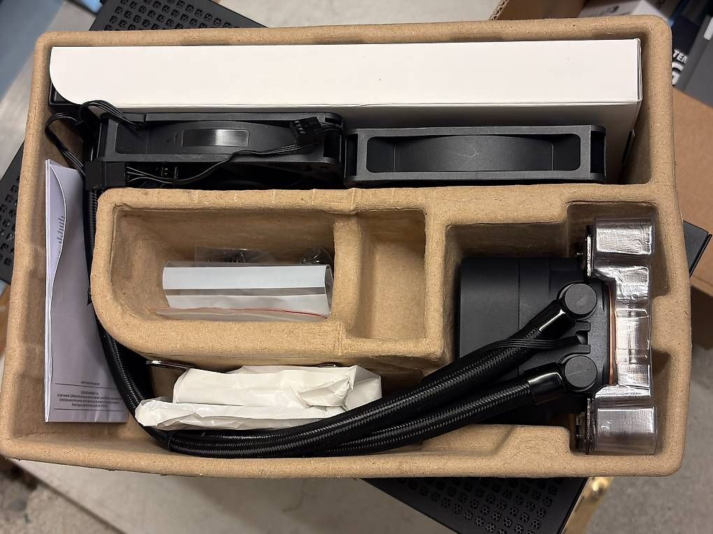Corsair PCs: Corsair Nautilus RS Schwarz – Gebraucht aus Langenthal von Domtschec 1