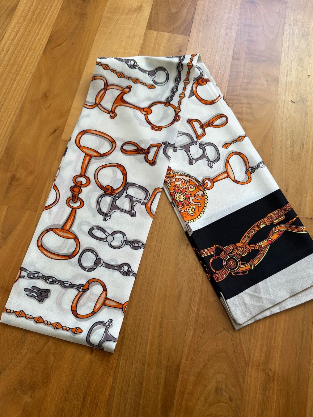 Foulard & Sciarpe: Lässiges Twilly – Nuovo e nell'imballaggio originale da Hittnau venduto da LuxAndMore