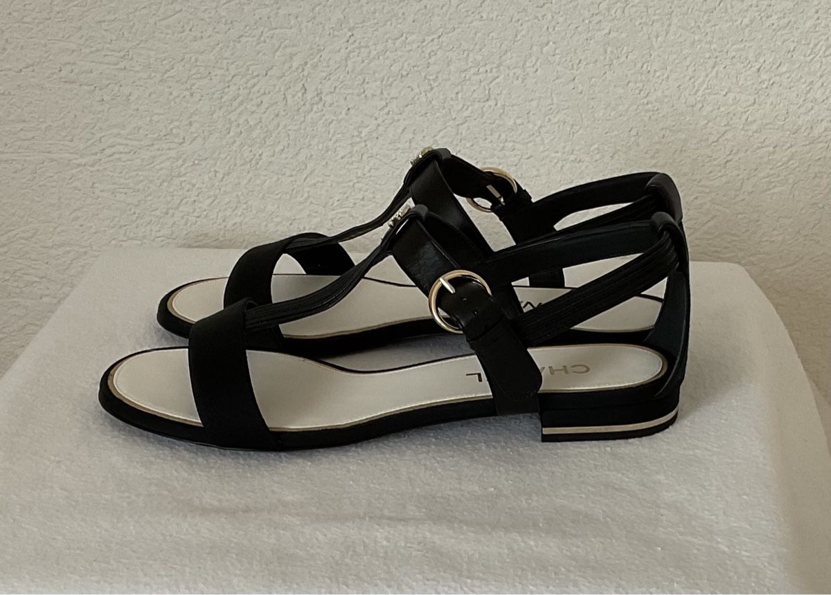 Chanel Scarpe da donna: Chanel : sandales noires – Nuovo e nell'imballaggio originale da Corseaux venduto da Mililaforet75 3