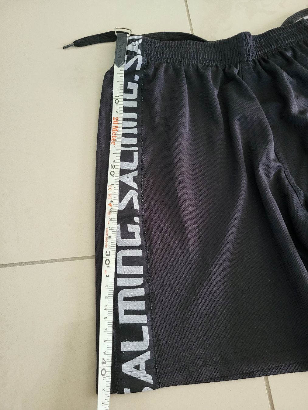 Pantaloni: SALMING  Sport Shorts – Usato da Klingnau venduto da she_n8qp 1