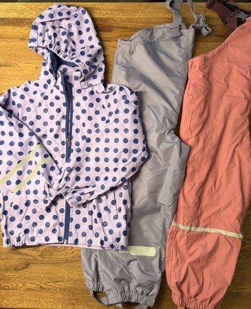Regenset Kinder Jacke und zwei Hosen gebraucht; Gr 110/116