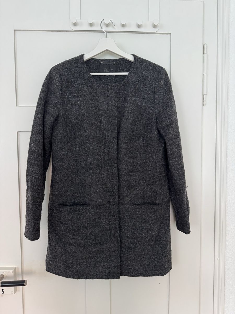 Only Mäntel: Damen Mantel Only grau – Gebraucht aus St. Gallen von BiancaL11