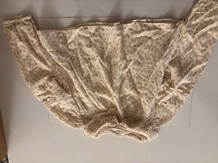 Sommerliches Blüschen mit Häkelkragen, Gr. 152, top Zustand