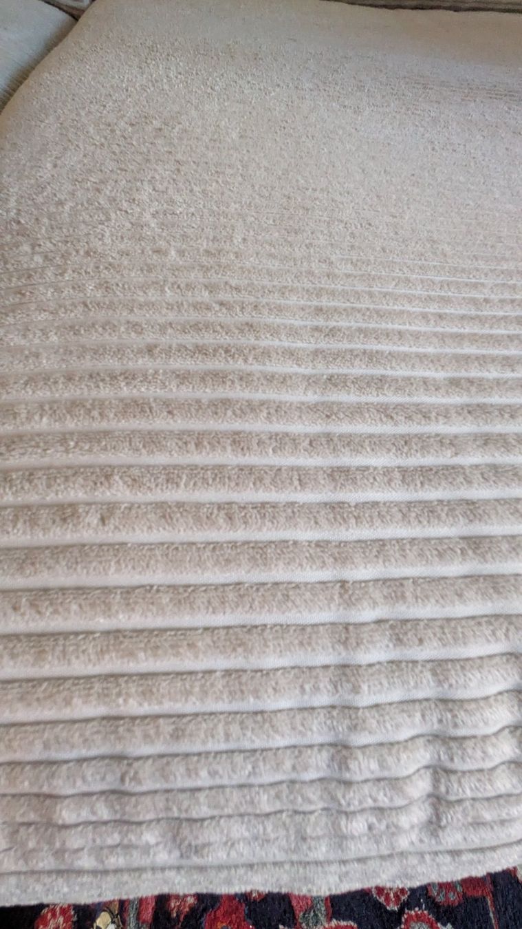 Sofas: weisses Cordsofa – Gebraucht aus Basel von ver_v9x2 2