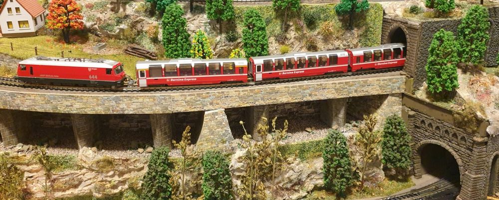 Spur N RhB, neu Logo “Bernina Express”, Standard Kupplung (Neu und ...