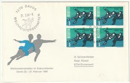 438.2.02 verlängerter Finger der linken Hand der Eisläuferin