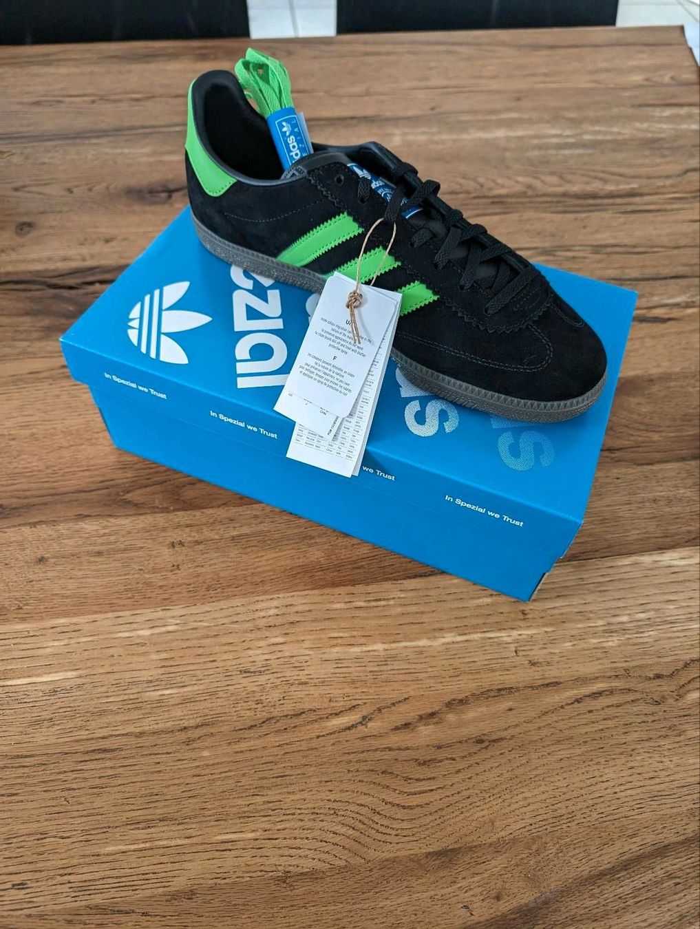 Adidas Herrenschuhe: Adidas Samba Deco Spzl Gr 44 – Neu und originalverpackt aus Büsingen von  1