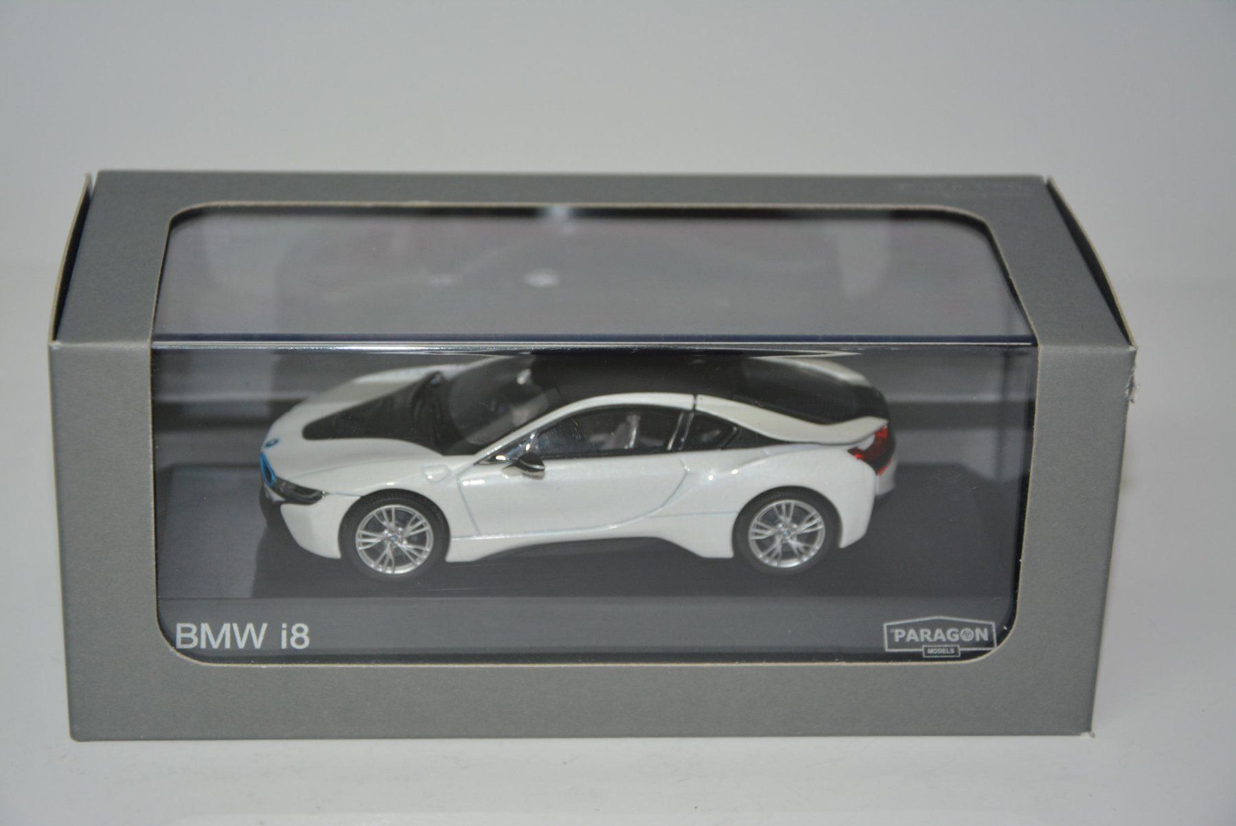 BMW Modellautos: BMW i8 , Crystal white , Paragon , 1:43 – Neu und originalverpackt aus Goldach von Feivel9