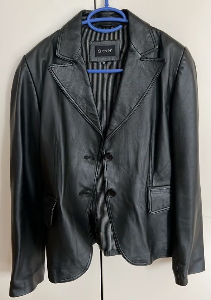Giacche: Schwarze Echtlederjacke in top Zustand, 38 – Nuovo (secondo la descrizione) da Pratteln venduto da Arthband