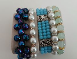 5 Armbänder Handarbeit