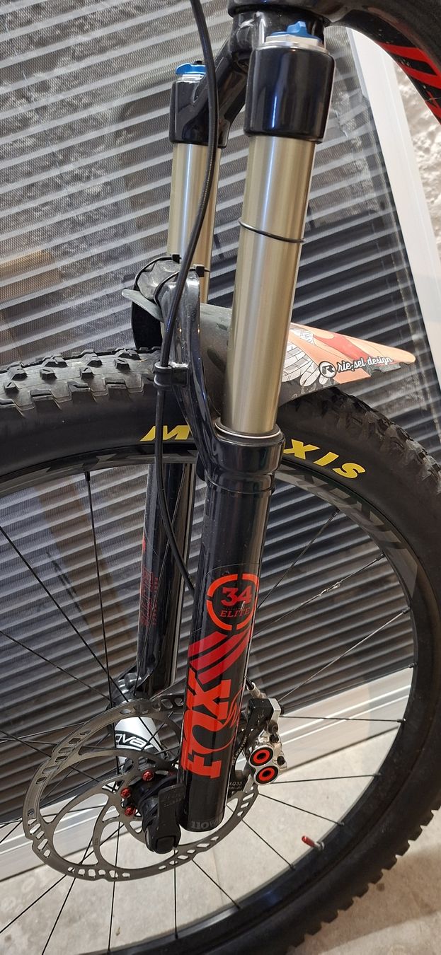 Specialized Vélos: Fully SPEZIALIZED Stumpjumper FSR – D'occasion à Salmsach par indominik 2