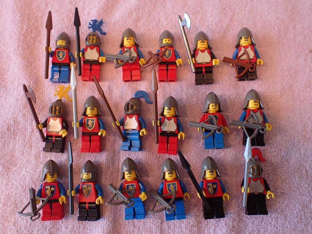 18 schöne alte Lego RITTER Figuren System Männchen (Gebraucht) in ...