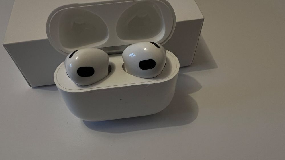 Apple AirPods 3.Generation (kaum getragen) (Gebraucht) in Filzbach für ...