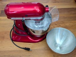 KitchenAid Küchenmaschine Artisan in Rot mit vielem Zubehör