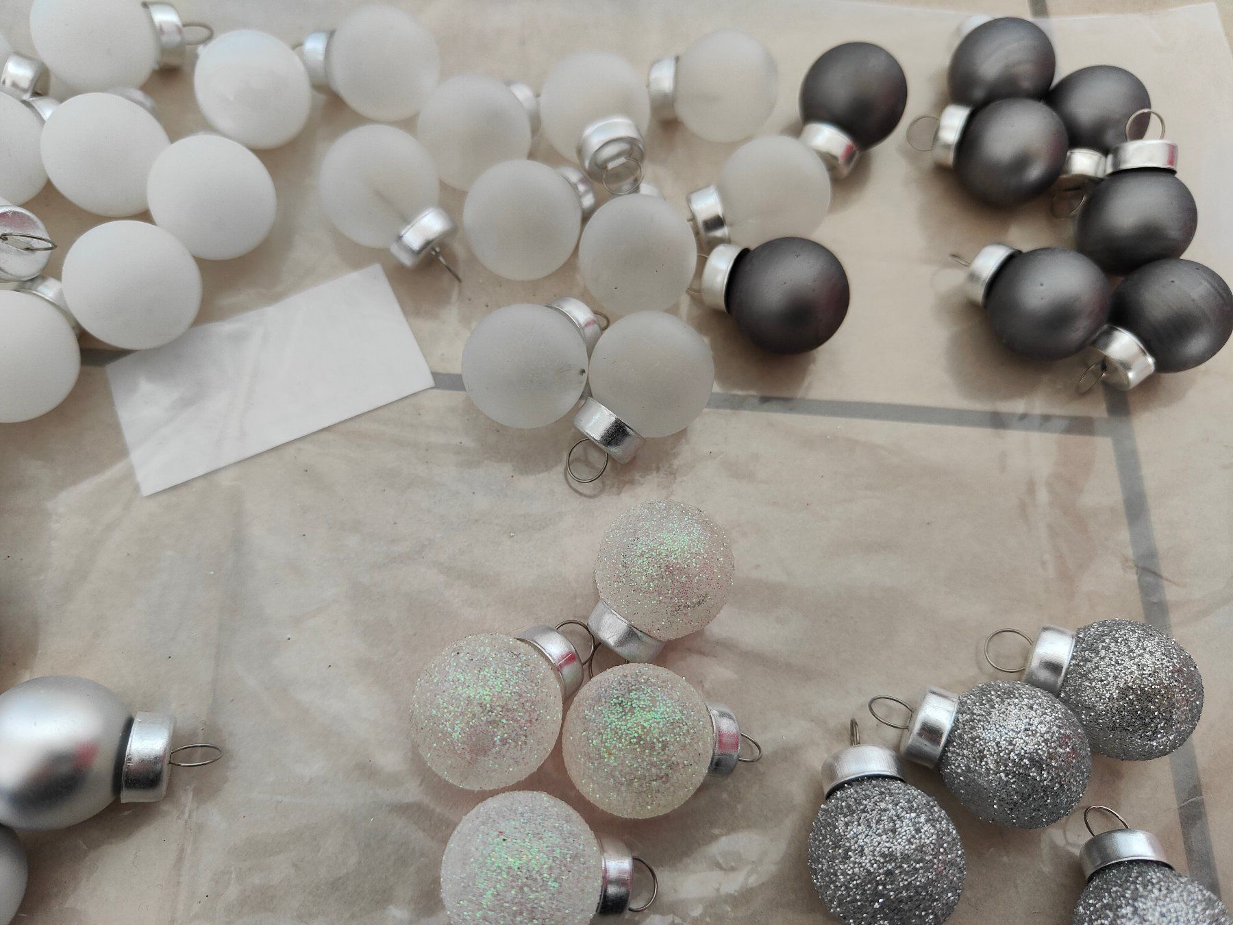 Alle Dekorationen: Mini Weihnachtskugeln – Neu und originalverpackt aus Rickenbach b. Wil von Beautiful.Things 5