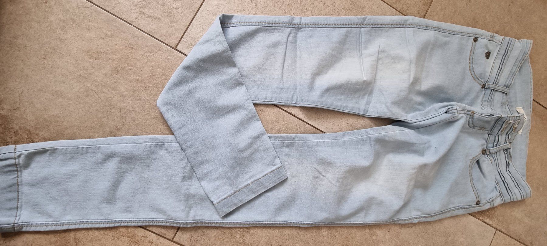 Lotti di vestiti: Tolles Kleiderpaket gr.36 – Usato da Grossdietwil venduto da GNOM313 2