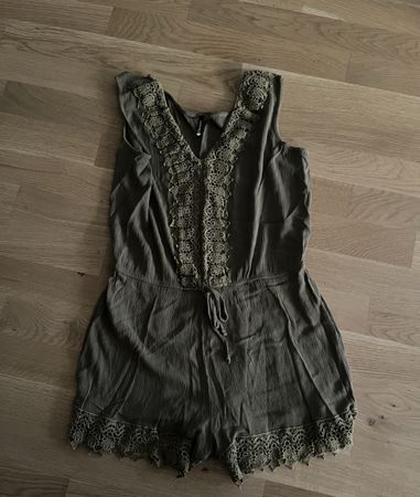 Jumpsuit kurz Damen Khaki Spitze 