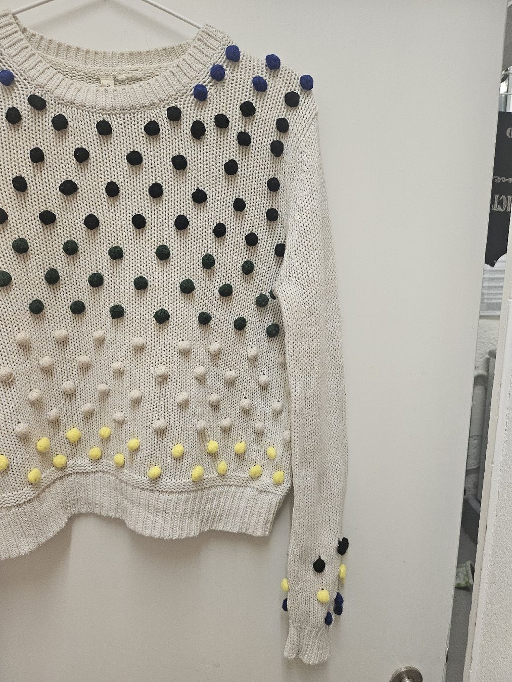 Tops: Pullover beige mit Bommeln mehrfarbig gebraucht – Gebraucht aus Zürich von eri_8w5v 2