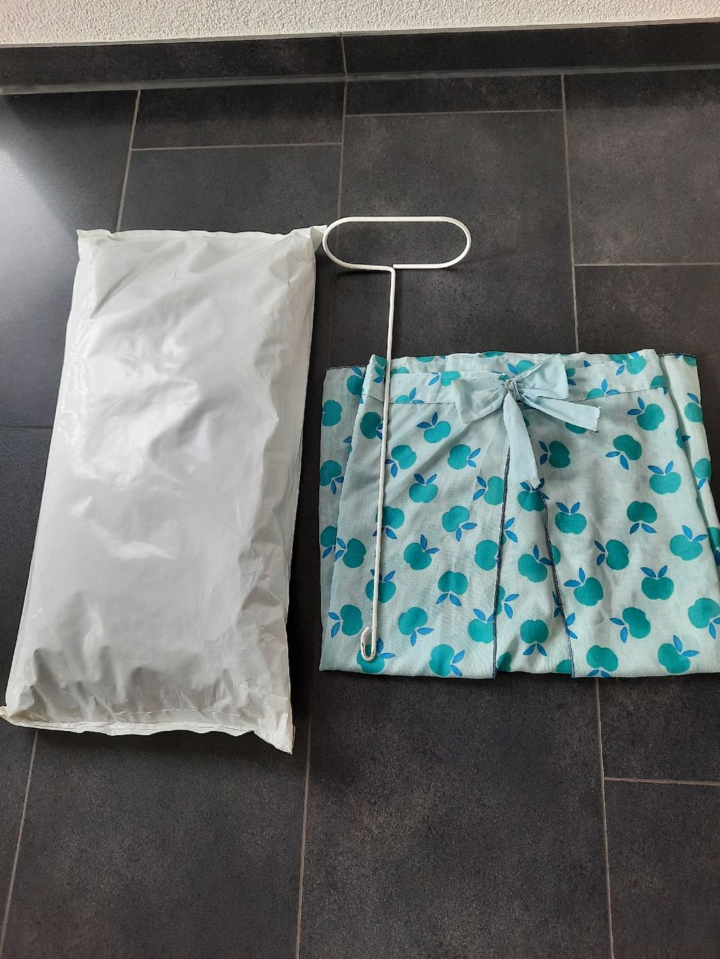 Spielzeuge: Puppenbett mit Himmel 4-teilig – Gebraucht aus Dörflingen von Palmetto 5