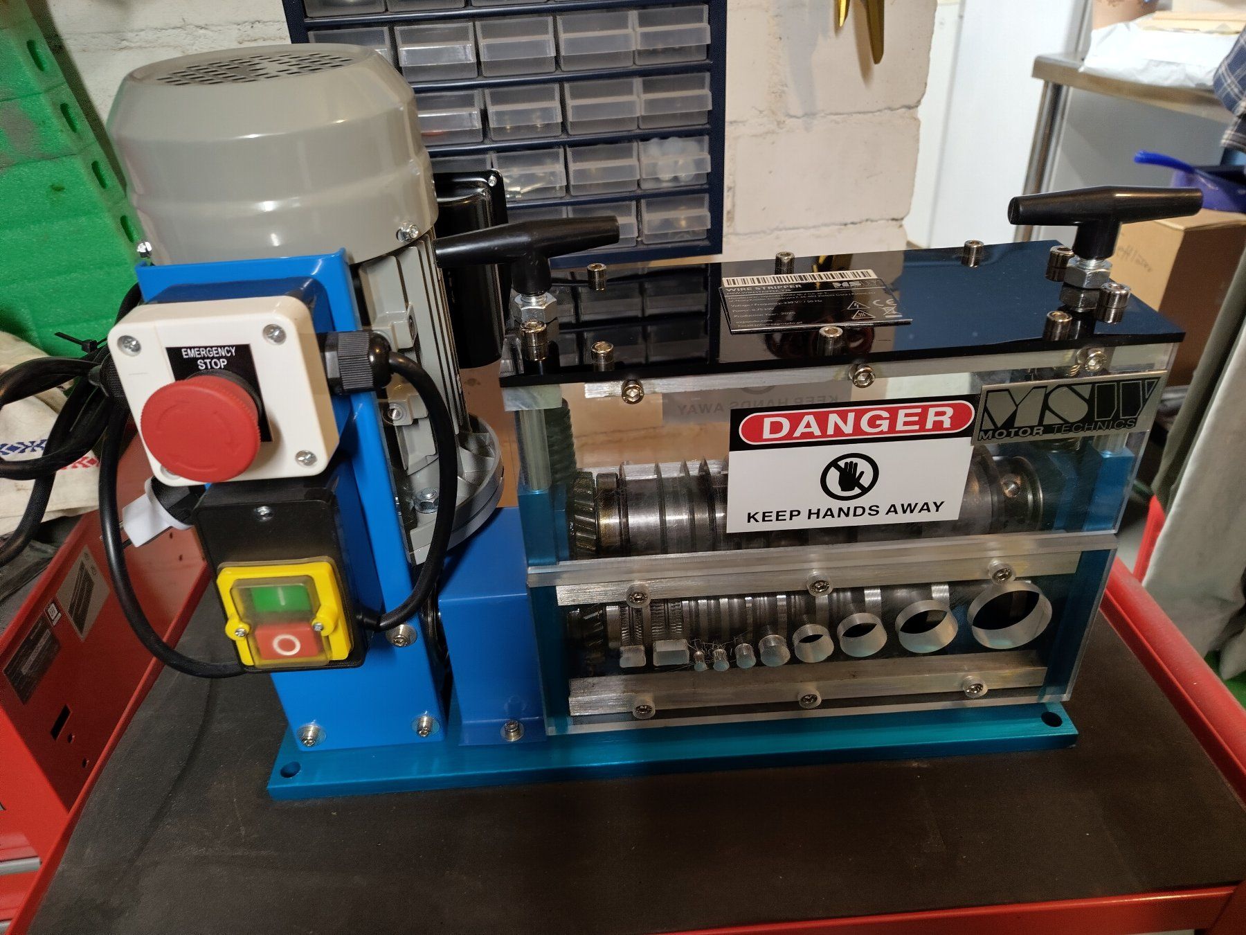 Toutes les machines: Kabelschälmaschine – D'occasion à Altbüron par bestatter12