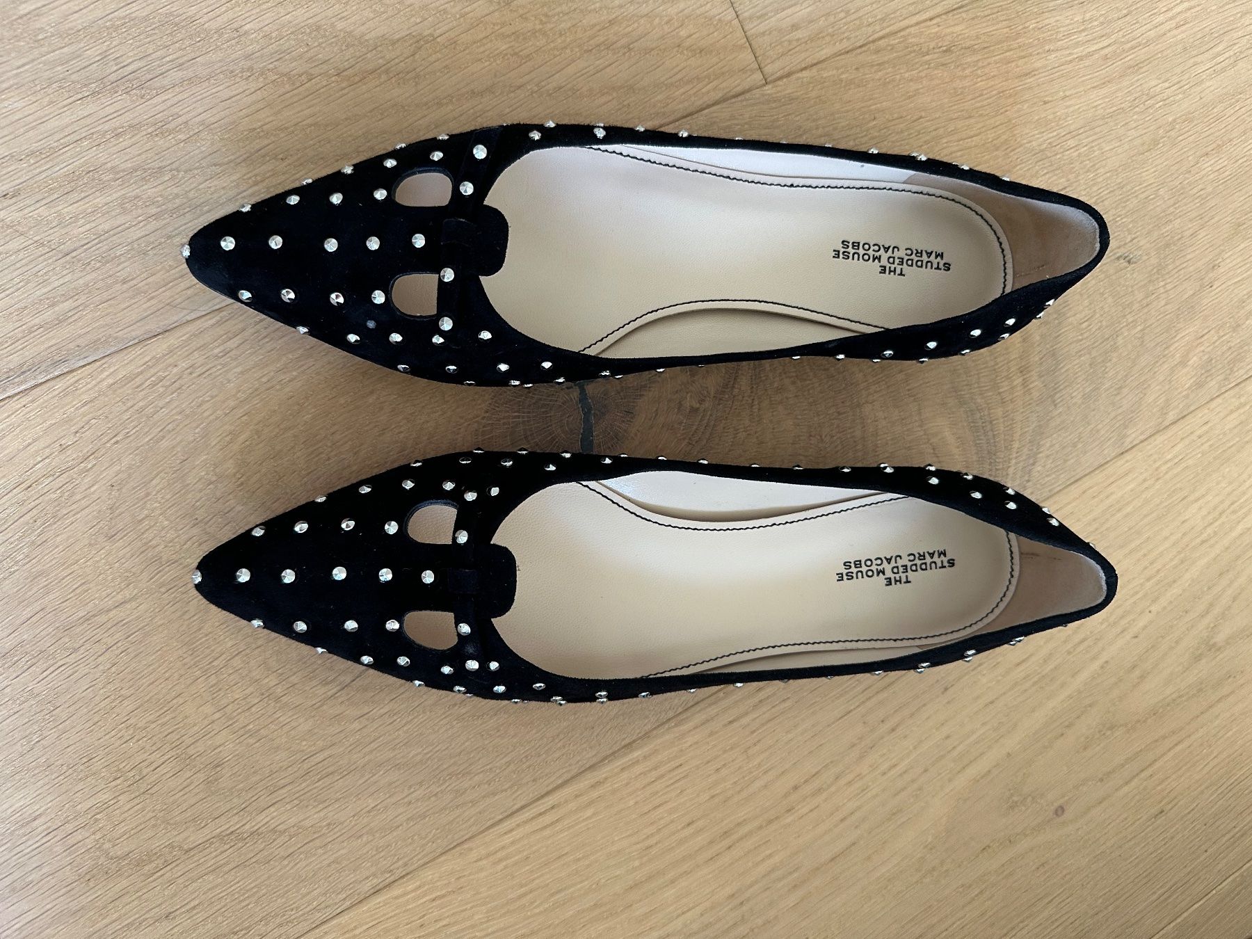 Marc Jacobs Scarpe da donna: Ballerines noires Marc Jacobs cloutées pointure 39 – Usato da La Rippe venduto da ulr_f8v6