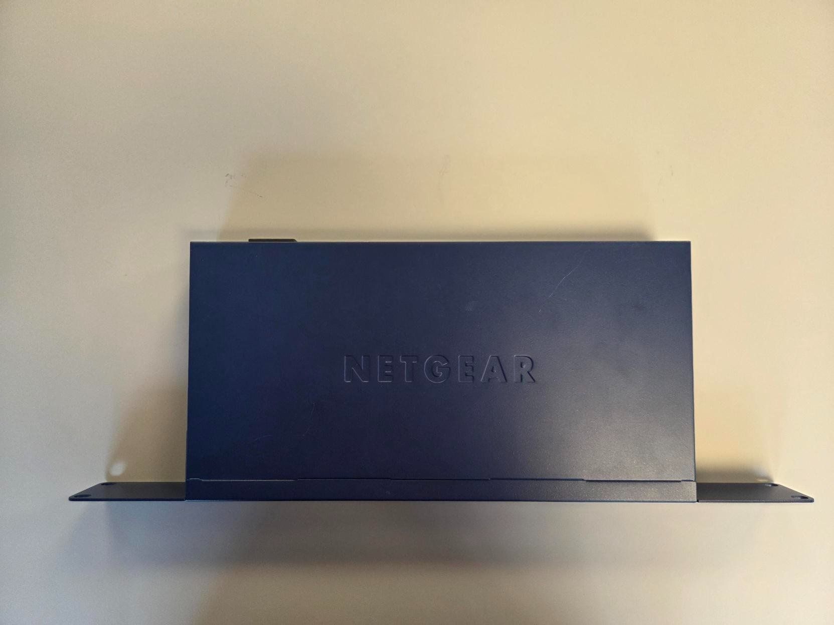 Netgear Hubs & Switches: NETGEAR ProSafe Gigabit Switch JGS516 – Gebraucht aus Zürich von elea 1