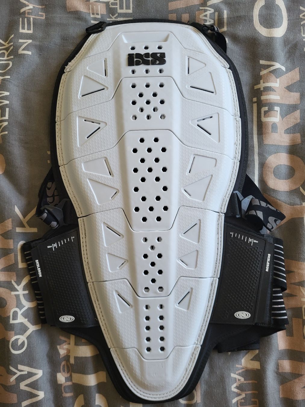 IXS Protezioni & Imbottiture: dorsale IXS – Usato da Glovelier venduto da boliver