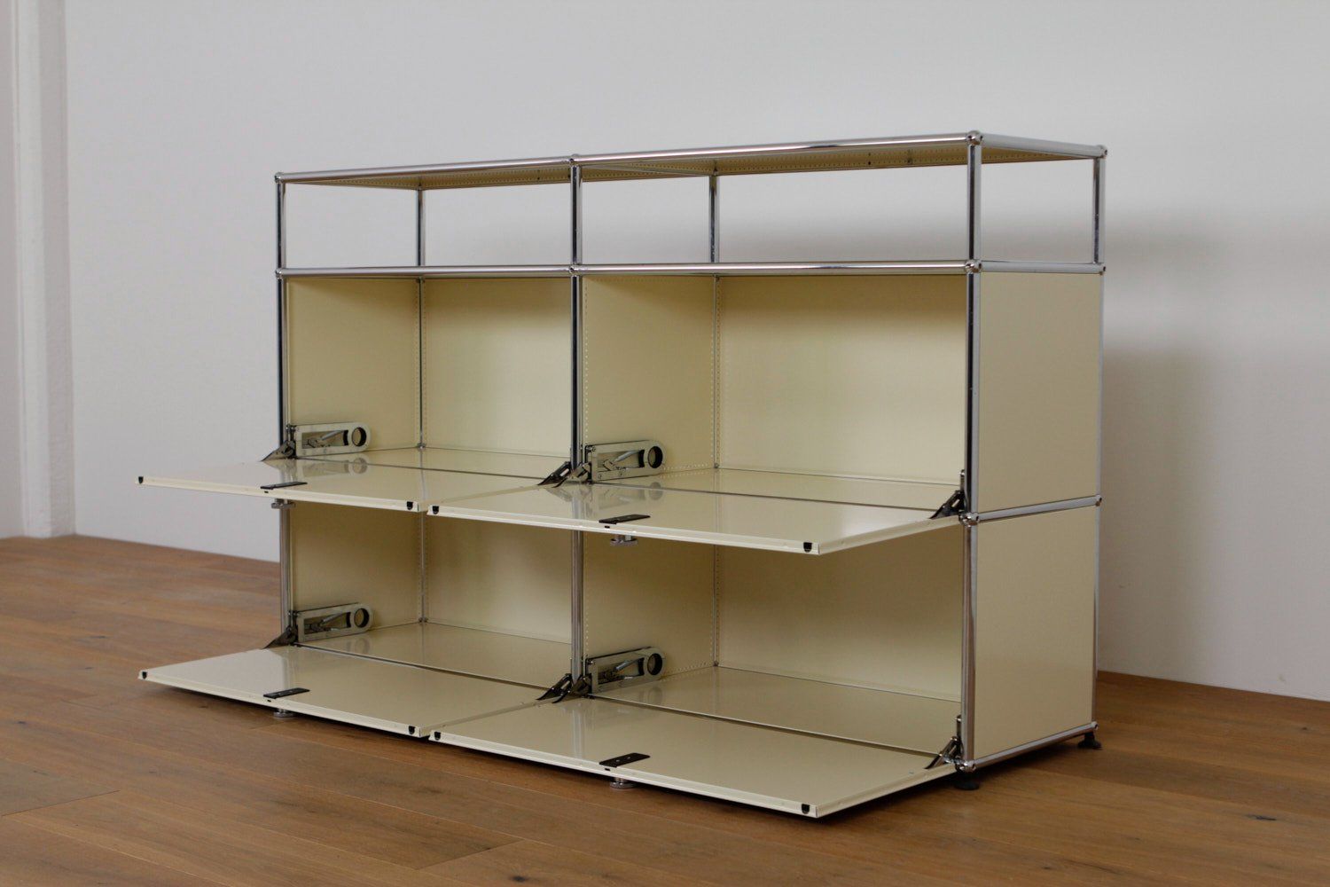 USM Scaffali: USM Haller Highboard // UPCYCLED! // NEUE FARBEN – Nuovo (secondo la descrizione) da Affoltern am Albis venduto da StudioStandard 2