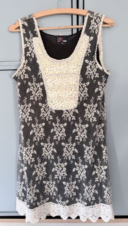 Yumi Kleid M Schwarz Creme Perlen Pailletten Spitze