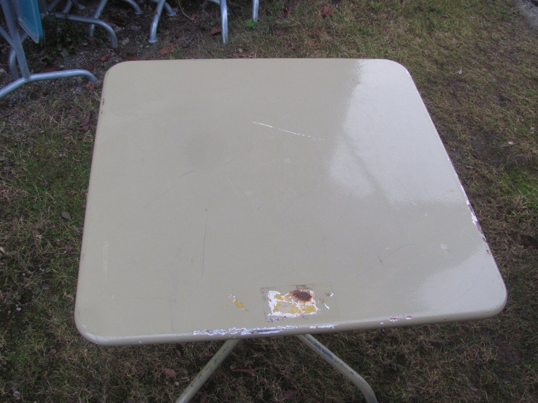 Bigla Tavoli: BIGLA Blechtisch 80x80cm Gartentisch OK Höhe 69 – Usato da Malters venduto da Monark 7